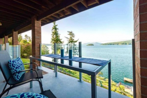OCEAN FRONT 2 BEDROOM SUITE with STUNNING VIEWS